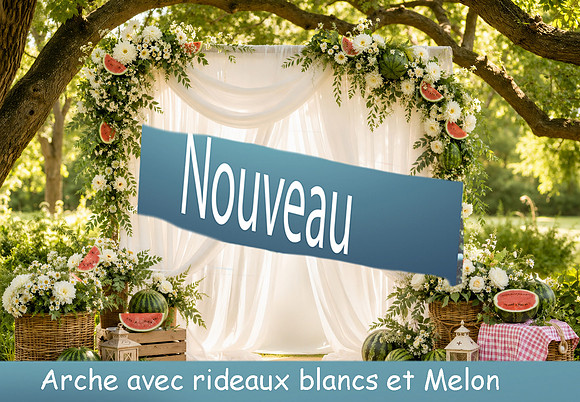 Arche avec rideaux blancs et pastèques copie